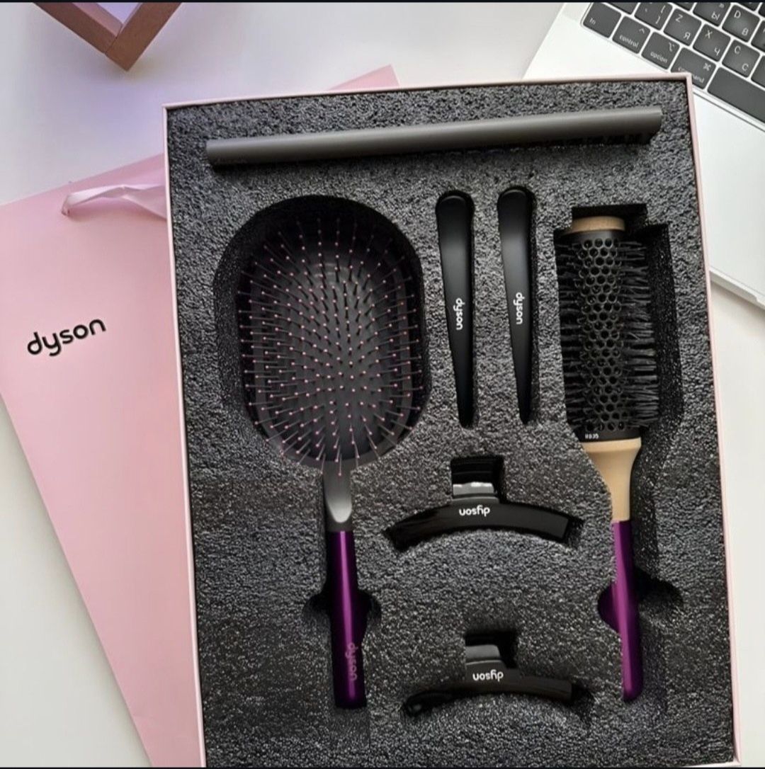 Премиальный подарочный набор Dyson для профессиональной укладки.