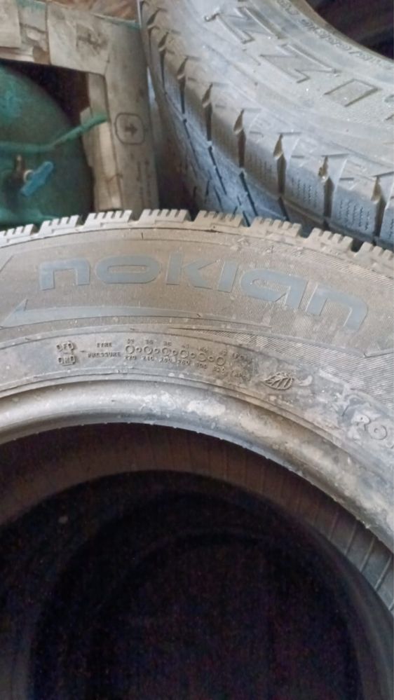 Продам шины nokian липучка 215/70/R16