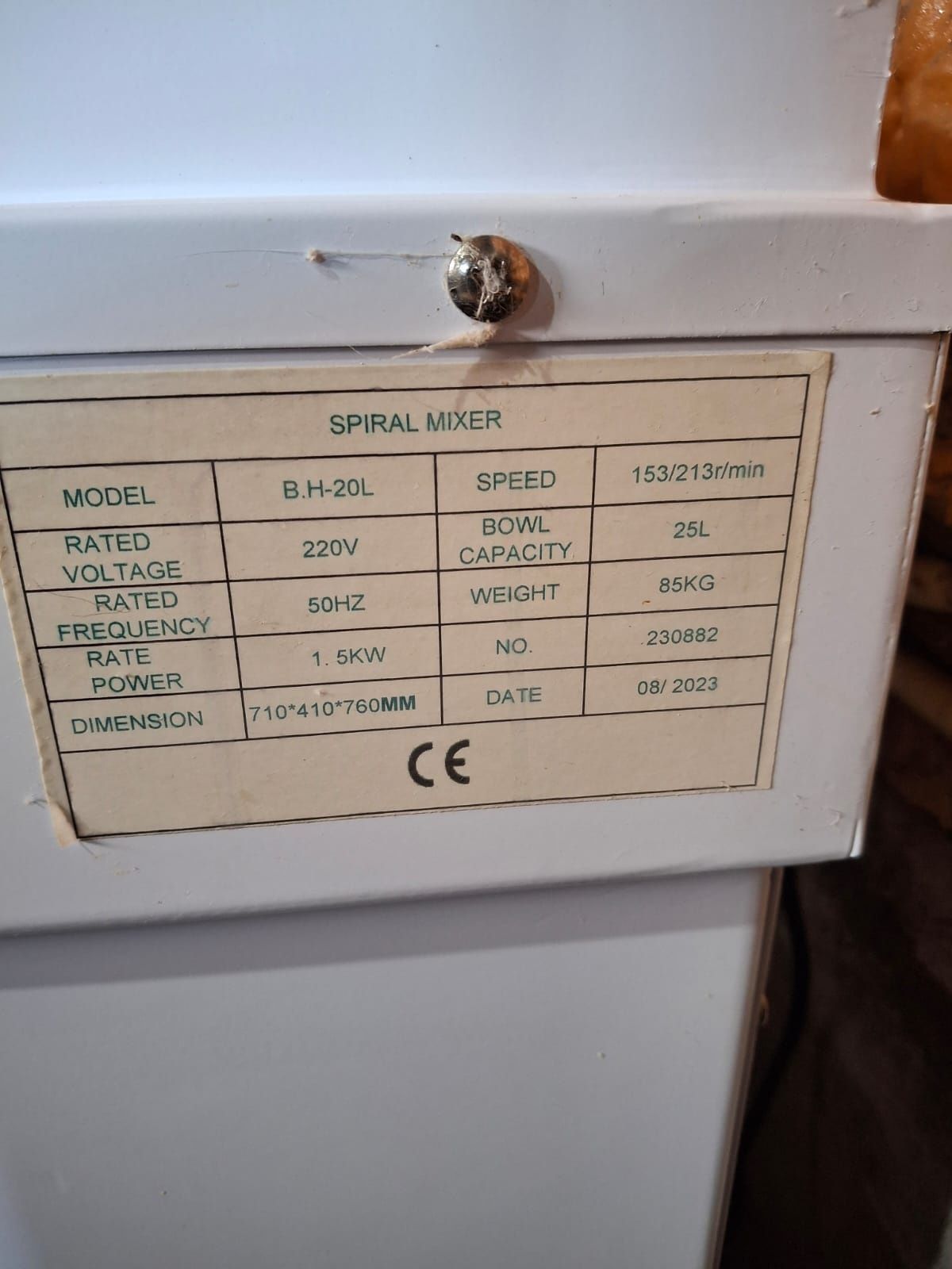 Продам тестомес в хорошем состояний