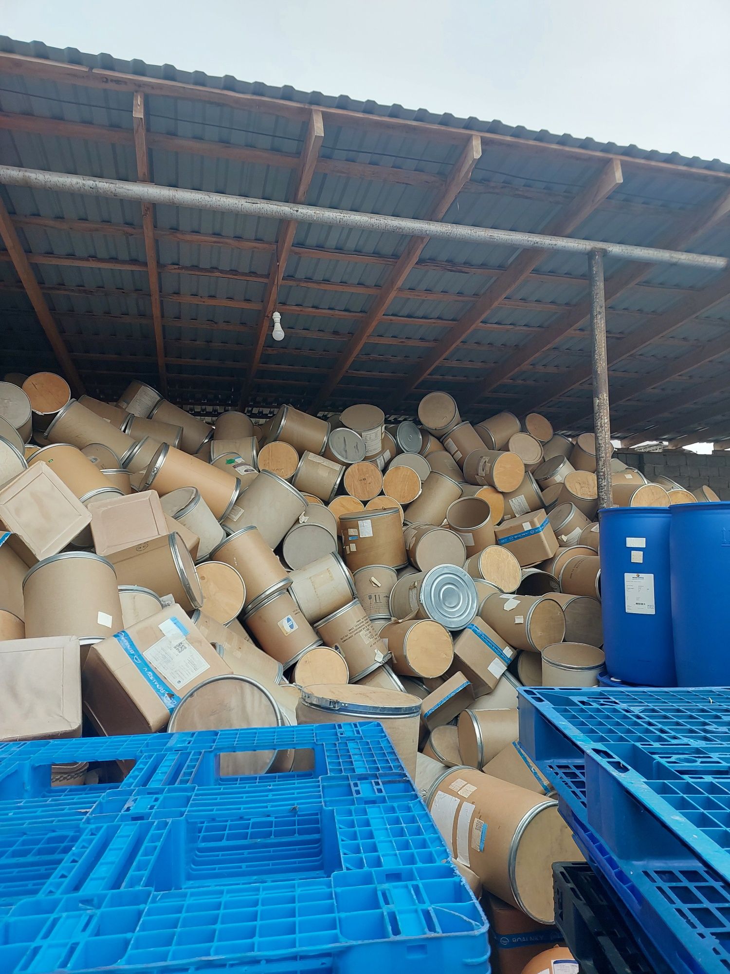 Продам пластиковые поддоны