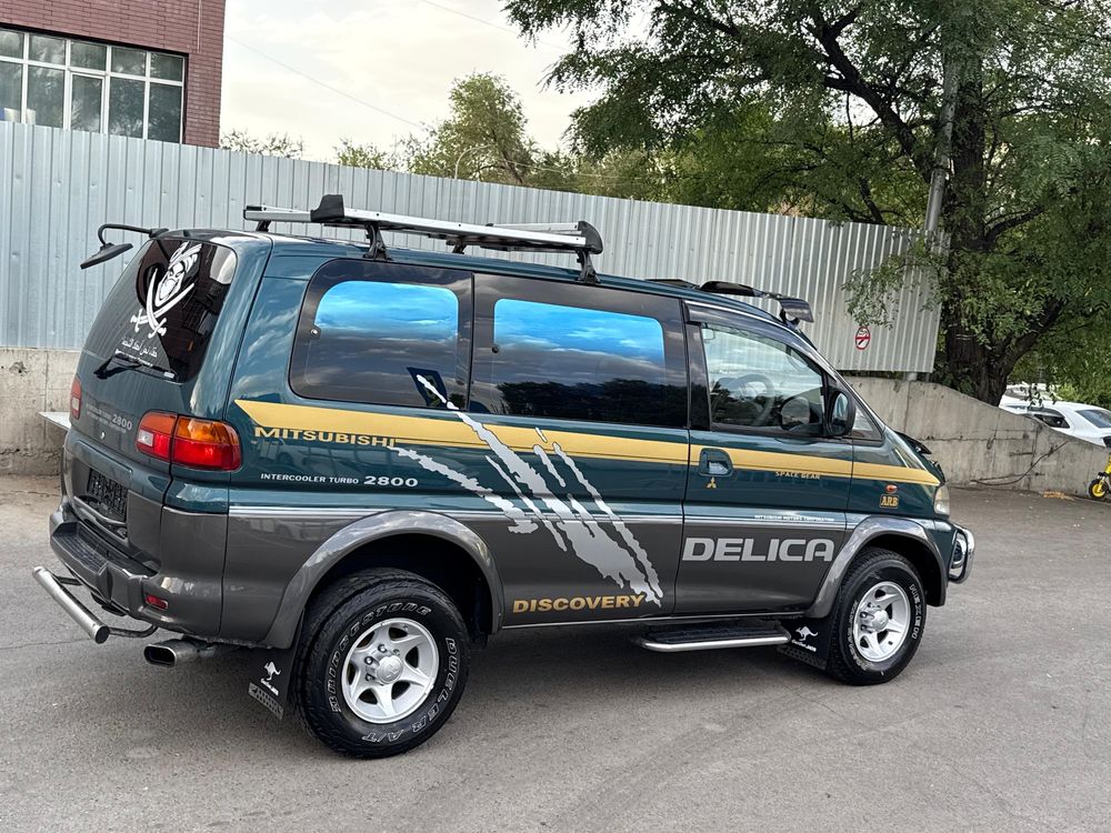 Mitsubishi Delica продам