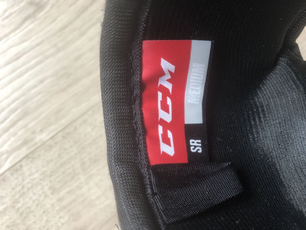 Налокотники ccm tacks 9060 Sr M