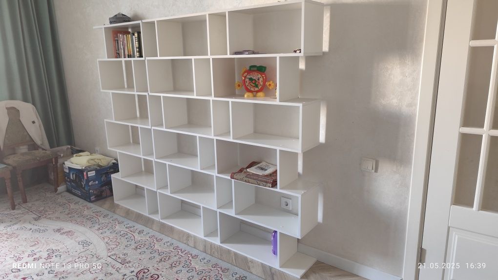 Продается Книжные полки