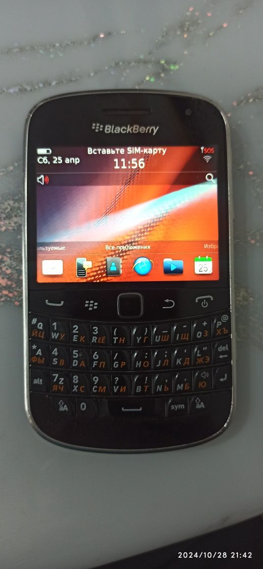 Телефон BlachBerry 9900