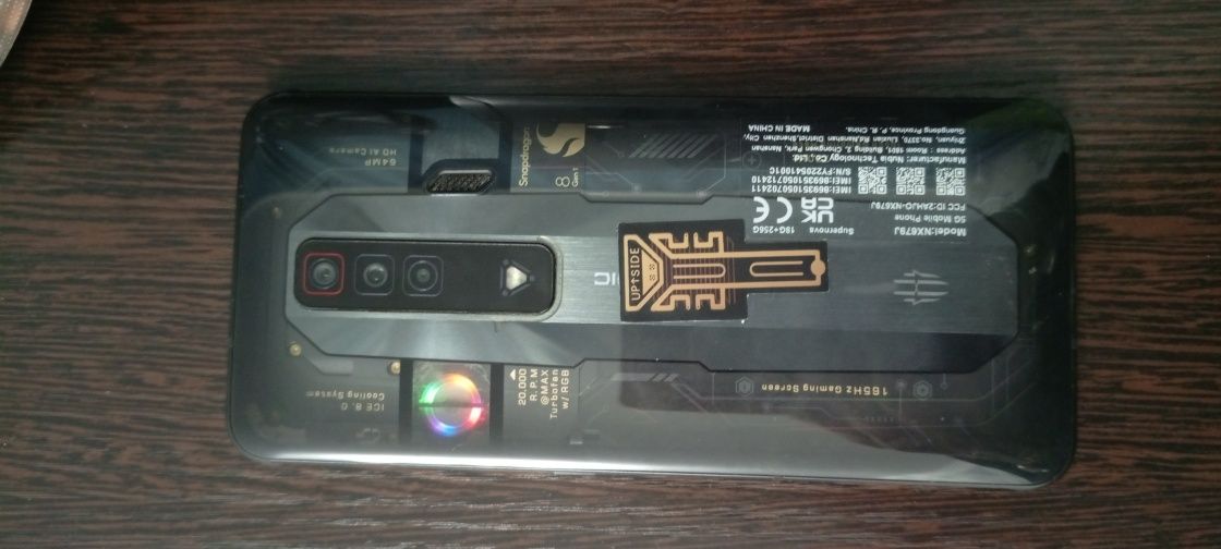 Продам игровой телефон Zte Nubia Red magic 18/256