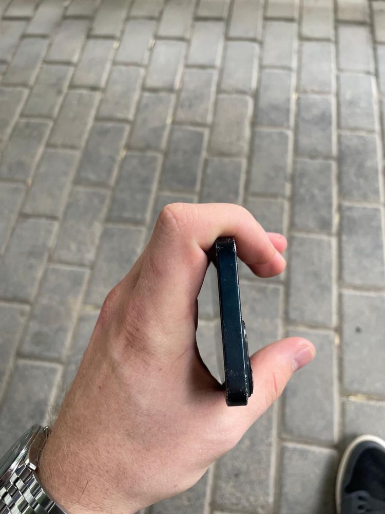 Продам iphone 13 mini