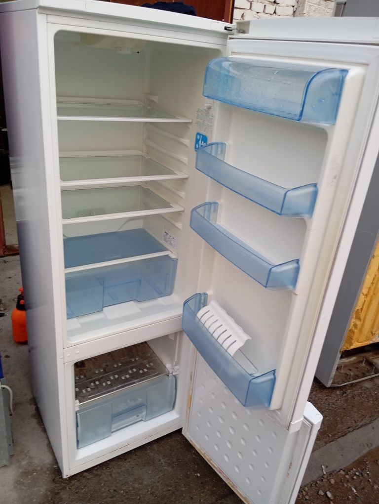 Продам холодильник