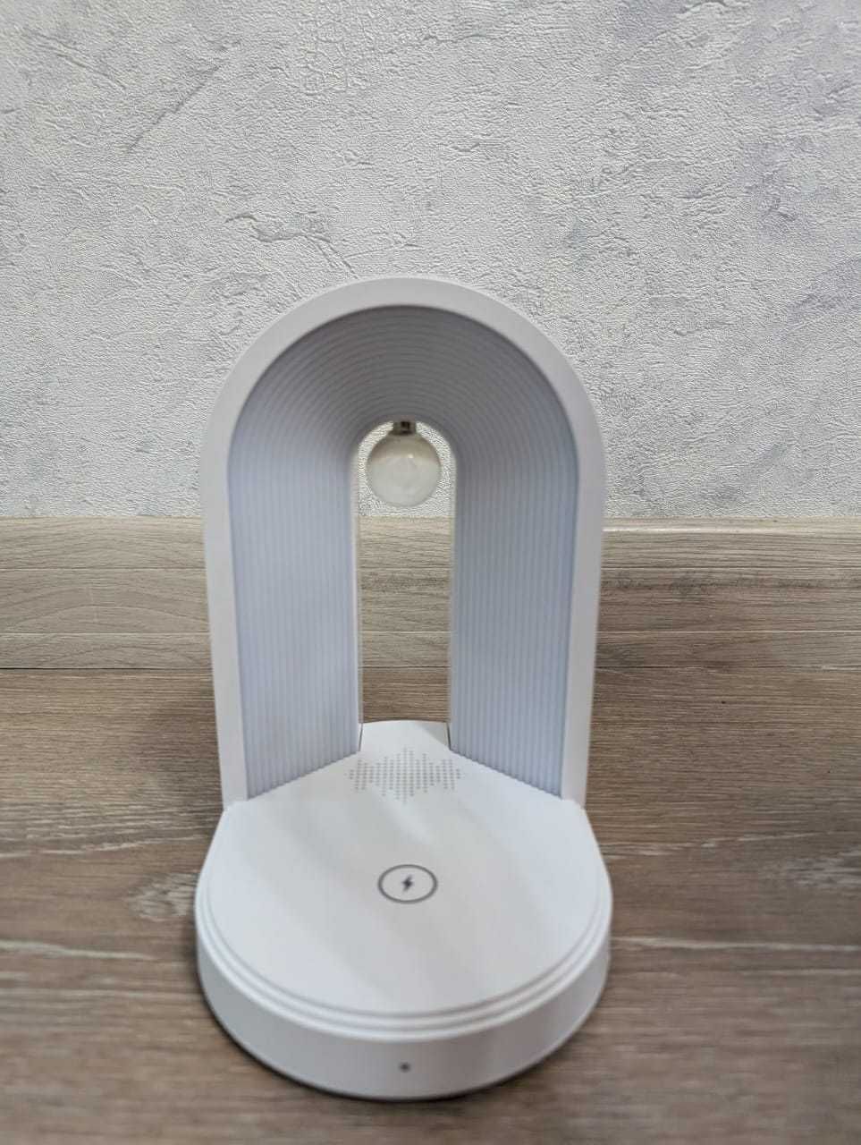 Ночник с функцией беспроводной зарядки и bluetooth-колонкой