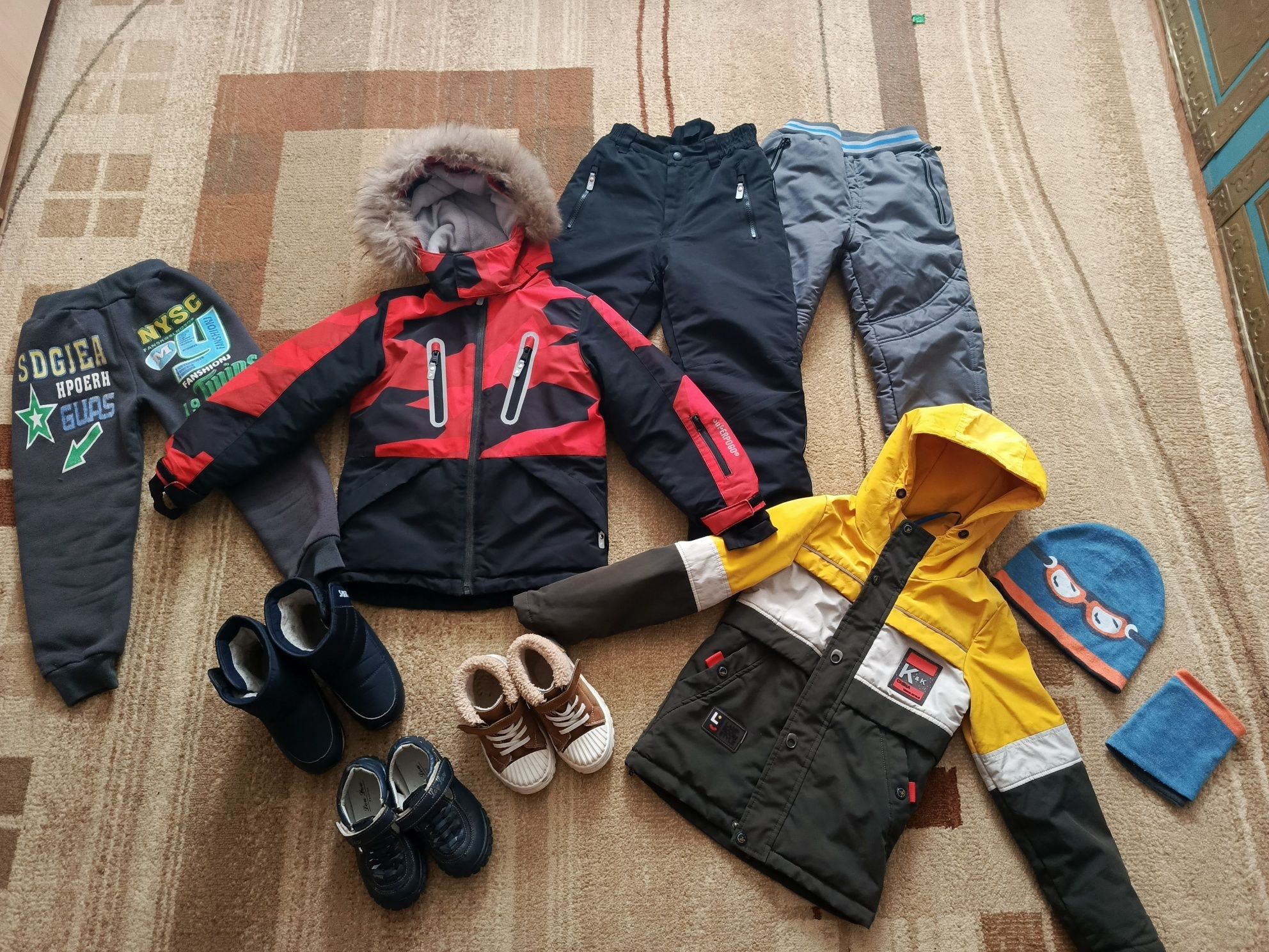 Продам хорошую одежду на мальчика
