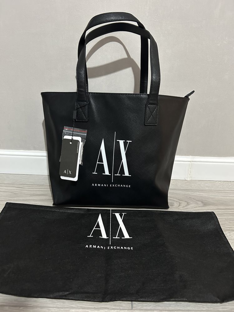Продам сумку Armani Exchange