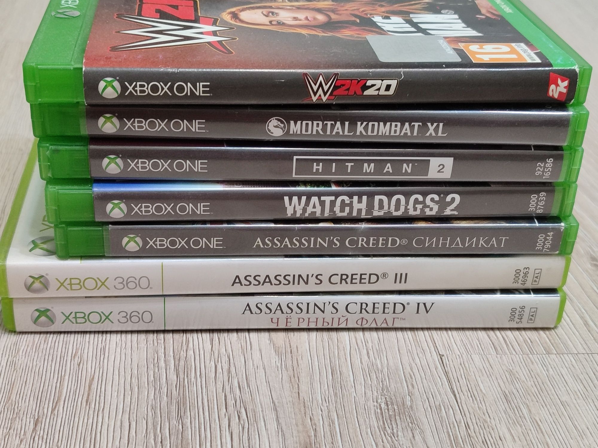 Консоль Xbox one вместе с монитором-телевизозором