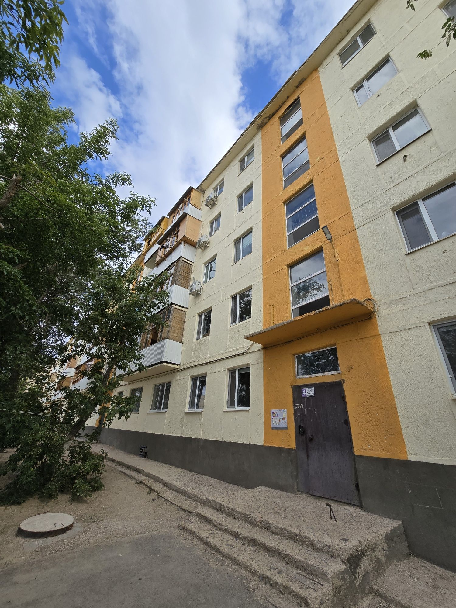 Срочно продаётся 3-комнатная квартира в блочном доме