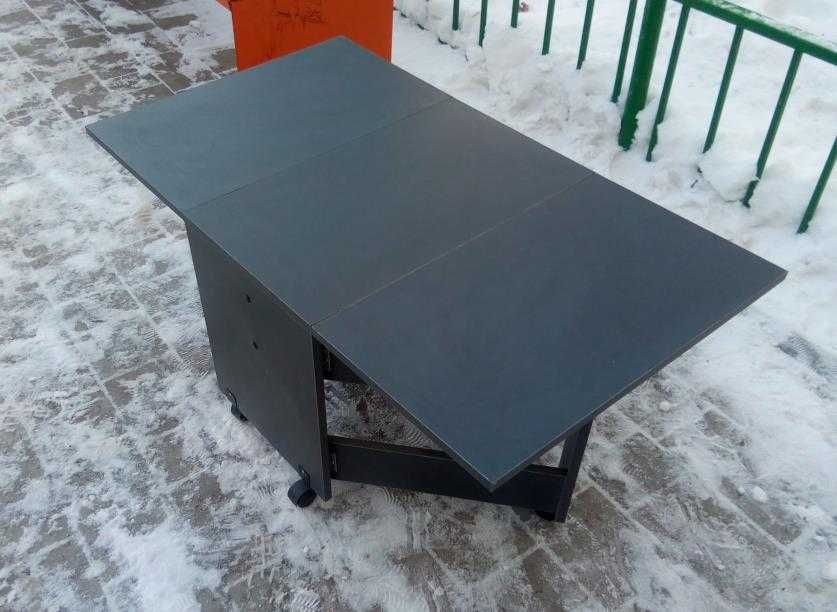 Столик журнальный новый.  Раскладной столик новый удобный