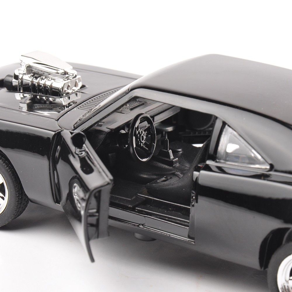 Продается коллекционная модель Dodge Chardger 1969.