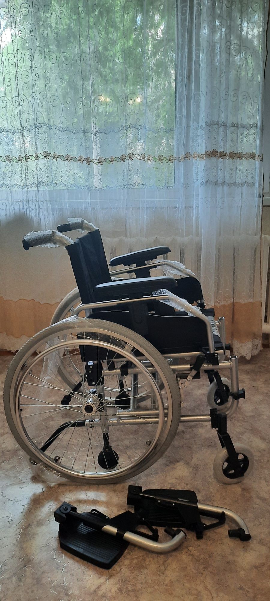 Продам Инвалидную коляску