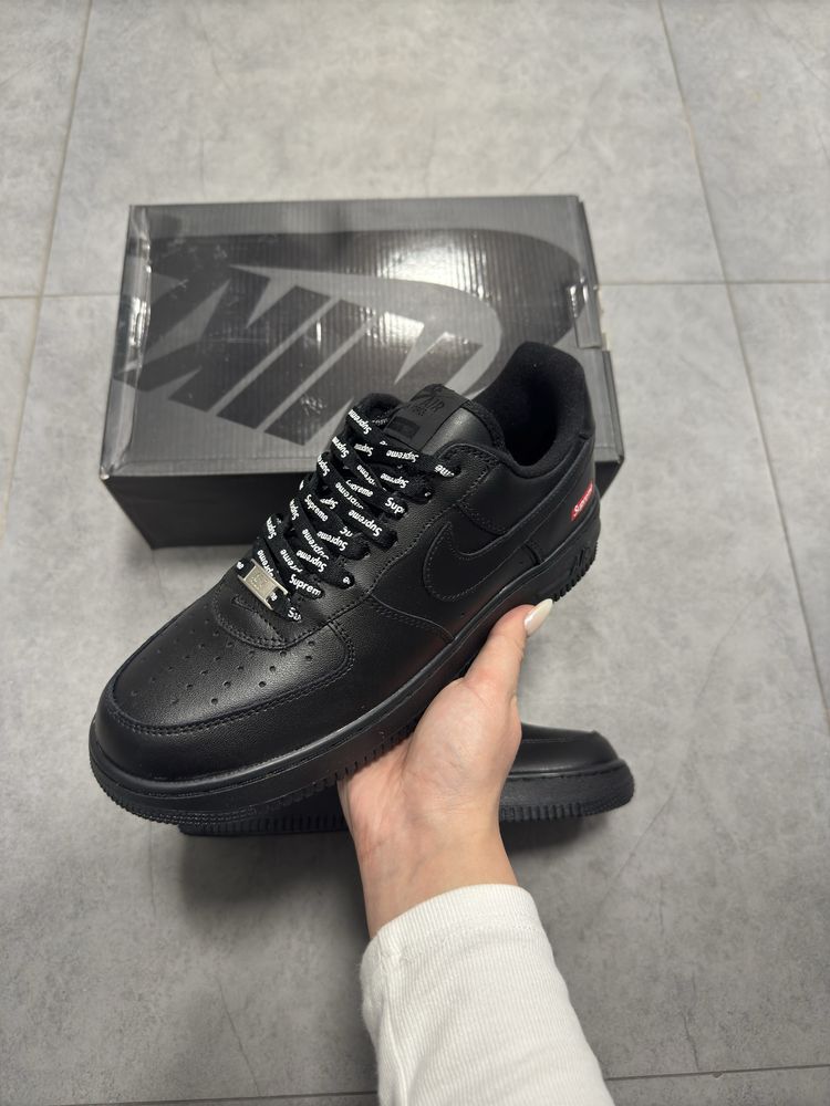 Nike Air Force 1 Low Supreme Black