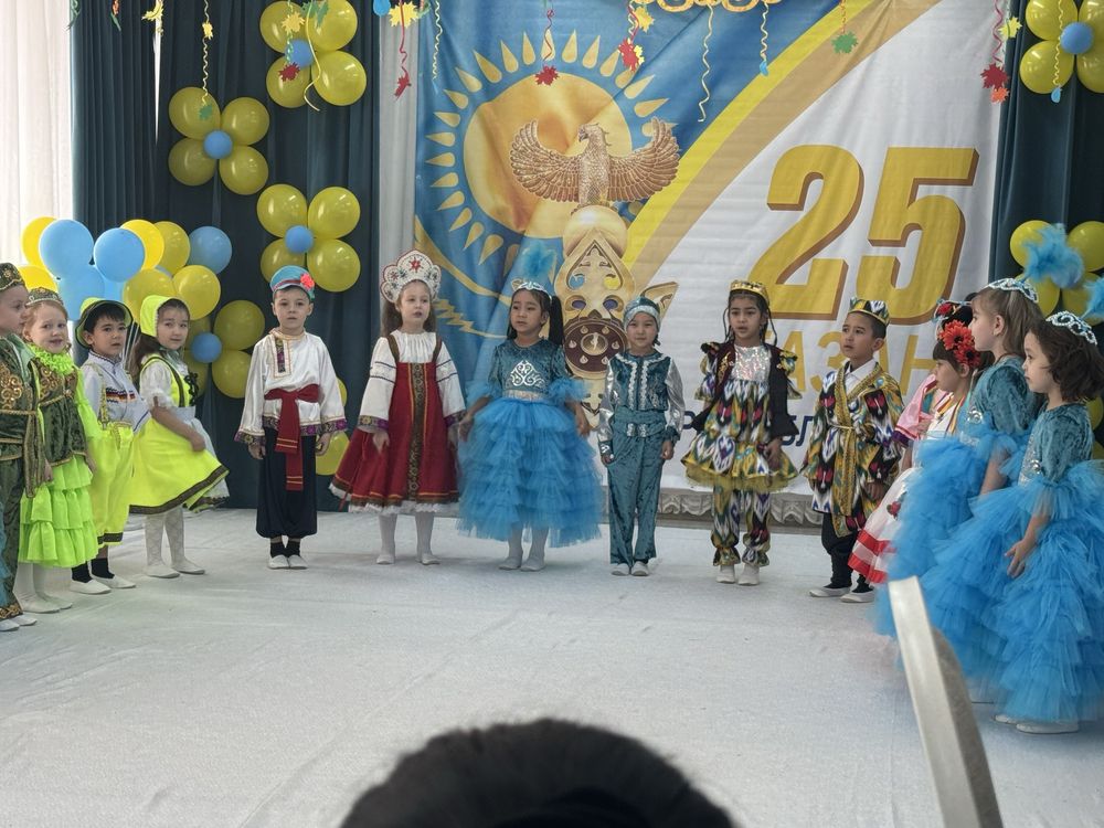 Прокат наряды на девочек от 4 до 7 лет каждое платье 8500 тенге.