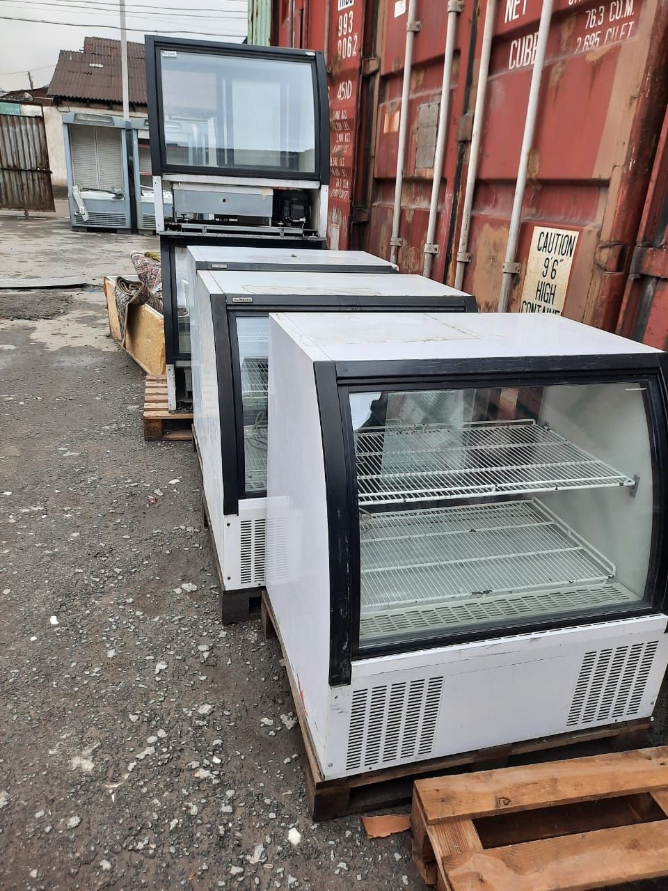 Продам предкассовый холодильник