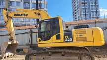 Продам экскаватор Komatsu РС-220, 2017 г.в. в хорошем состоянии.