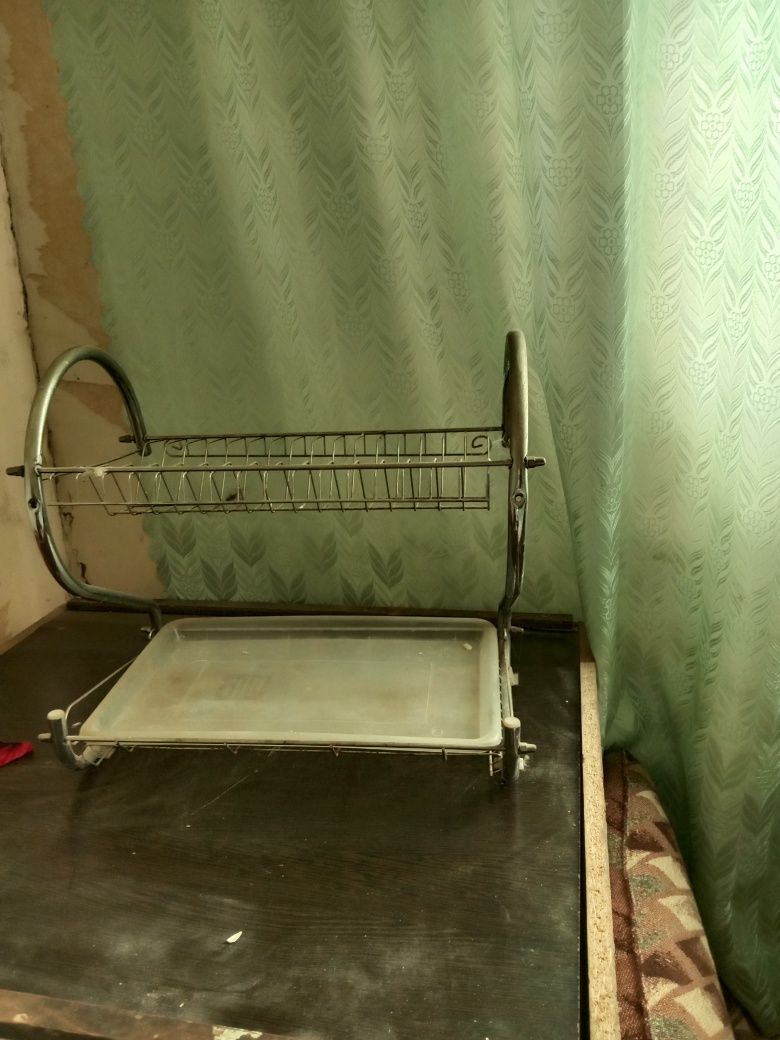 Продаю сушилку для посуды. В хорошем состоянии.