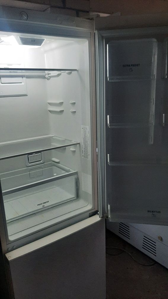 Продаю холодильник Аристон С ДОСТАВКОЙ ДО ДОМА.