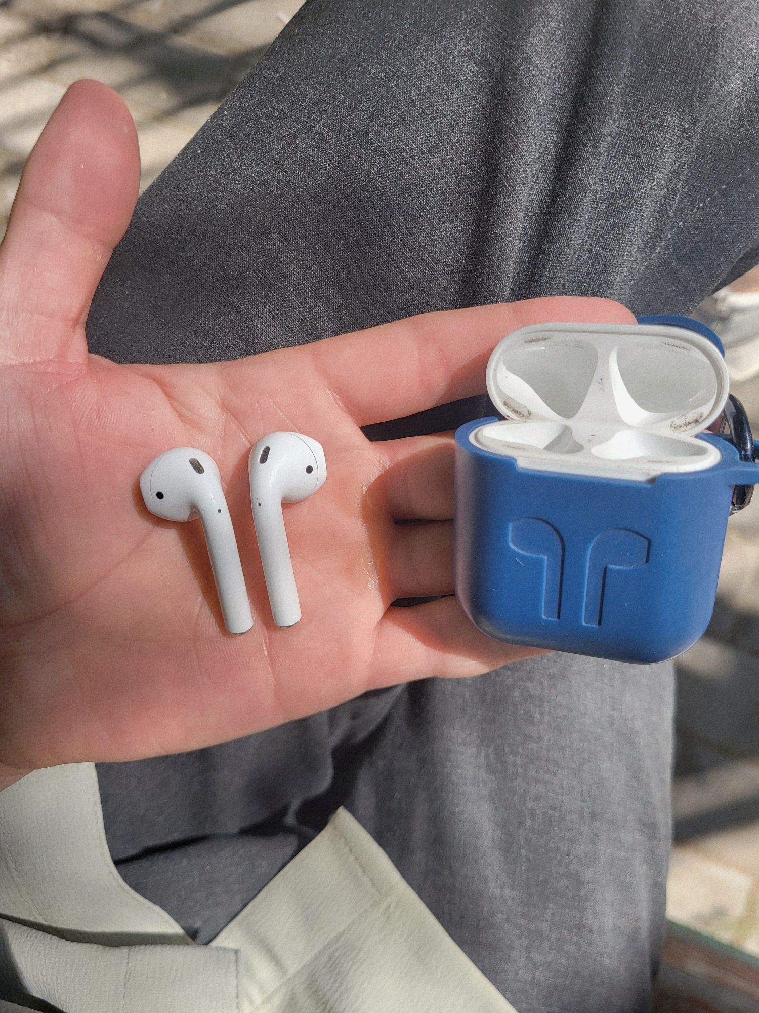 air pods 2, в хорошем состоянии