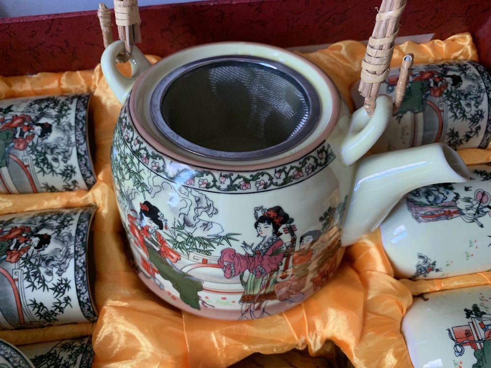 Продам новый подарочный сервиз в китайском стиле