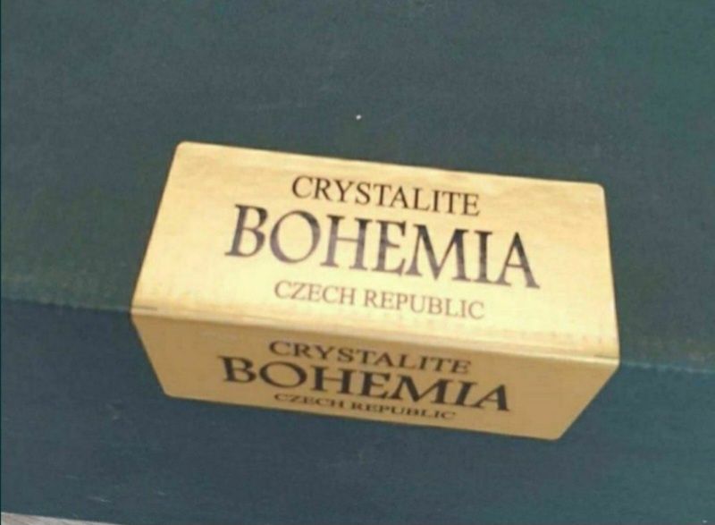 Пивные кружки, толстое цветное стекло.