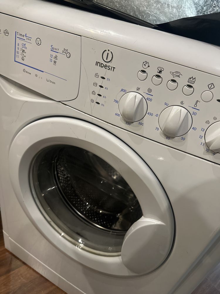 Стиральная машина Indesit