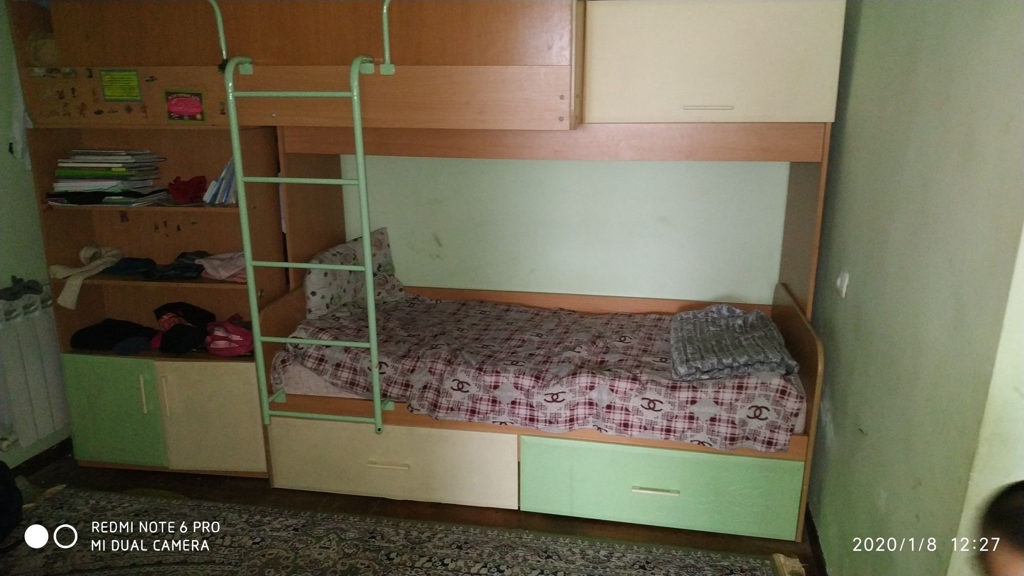 Продам двухъярусную кровать