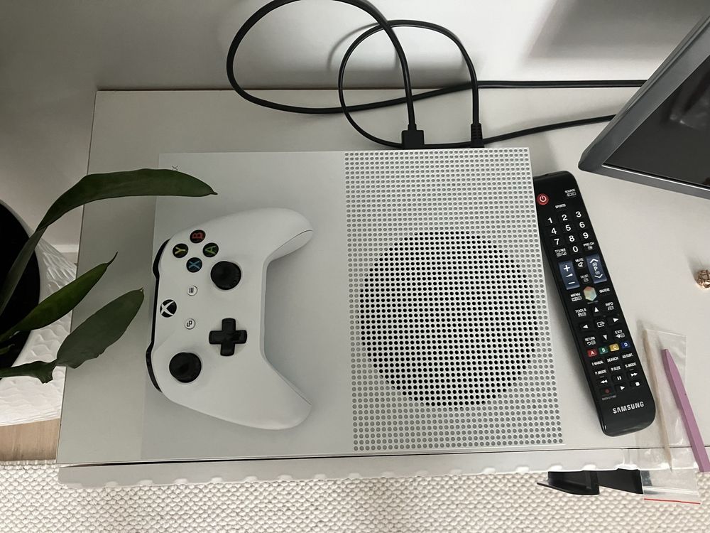 Приставка Xbox One S