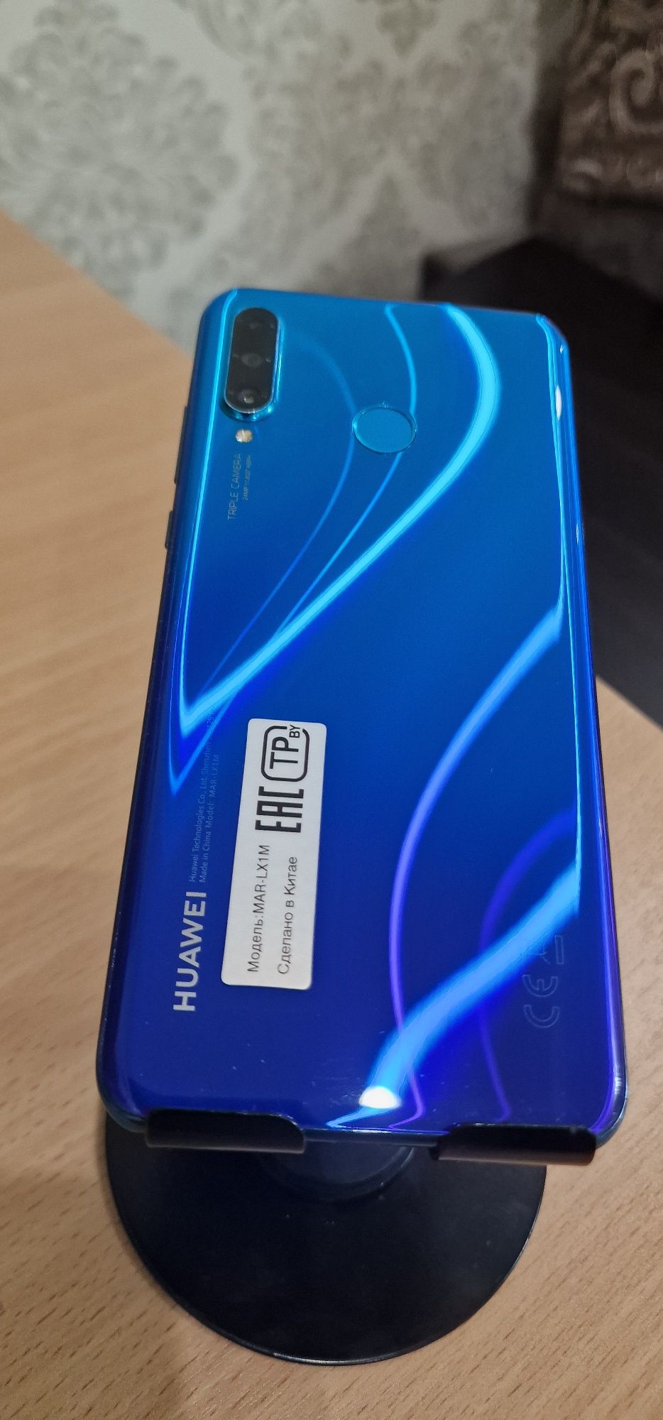 Продам смартфон HUAWEI P30 lite