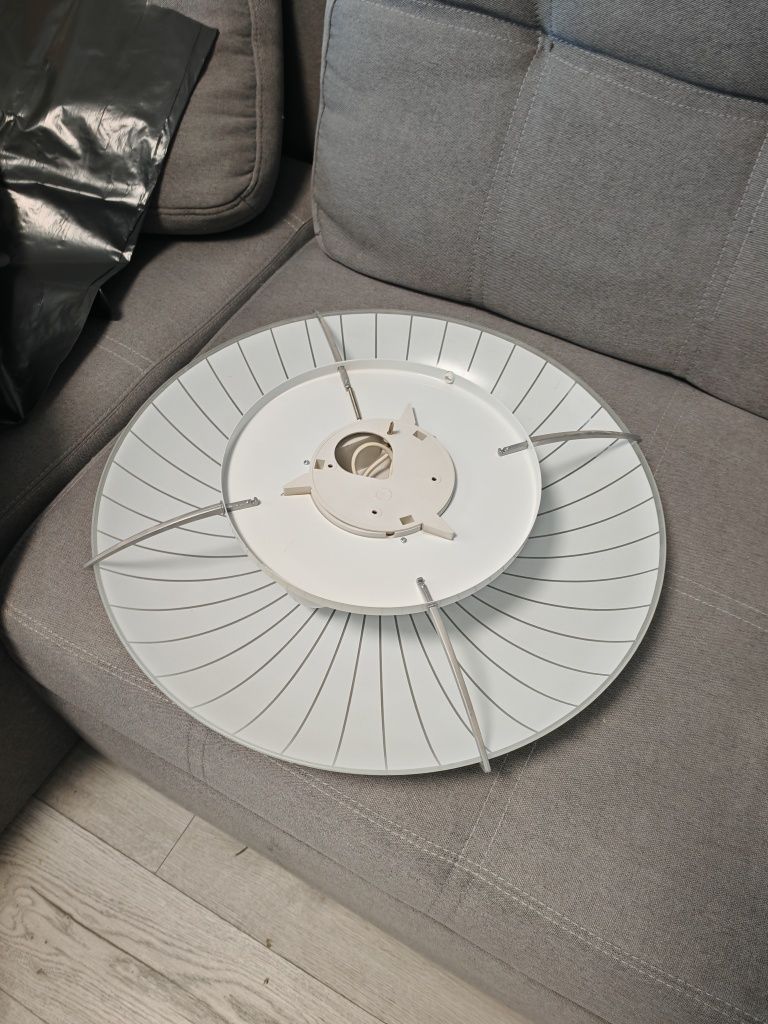 Продам Люстру IKEA