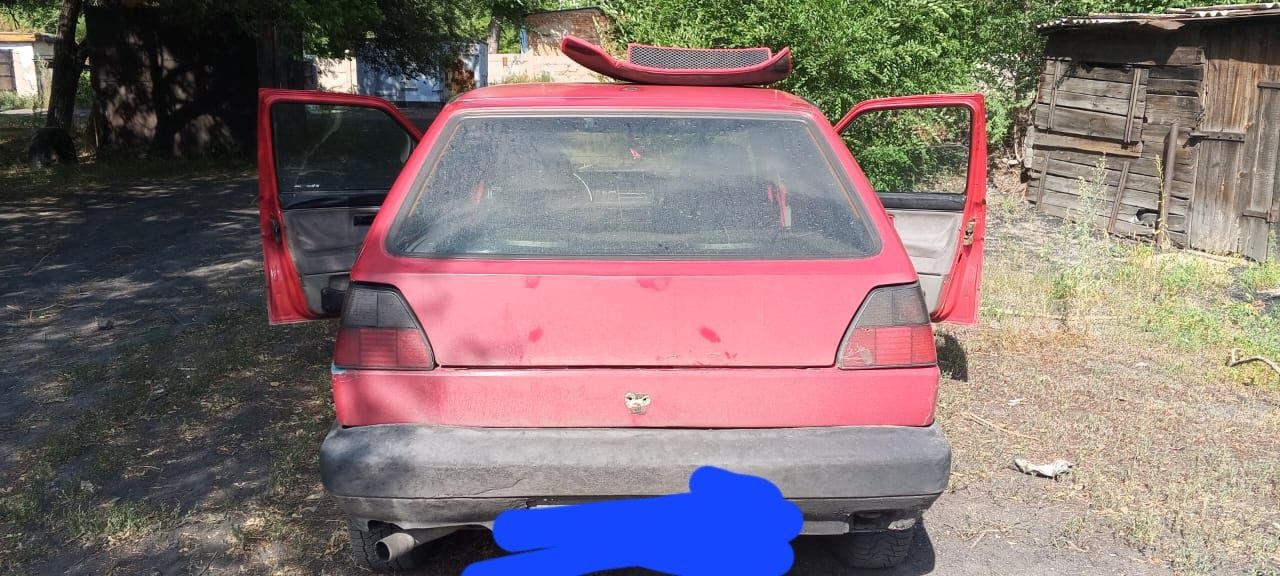 Volkswagen Golf 2 (1.8 )