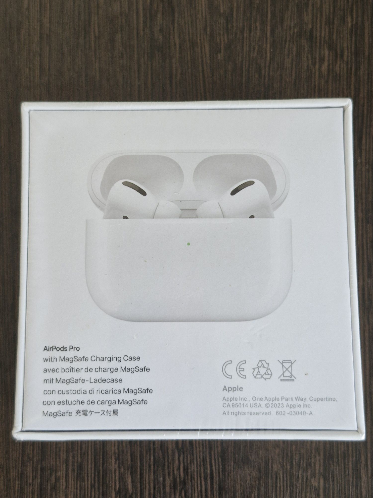 Продам наушники AirPods