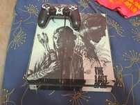 Продаю рабочую PS4 на запчасти