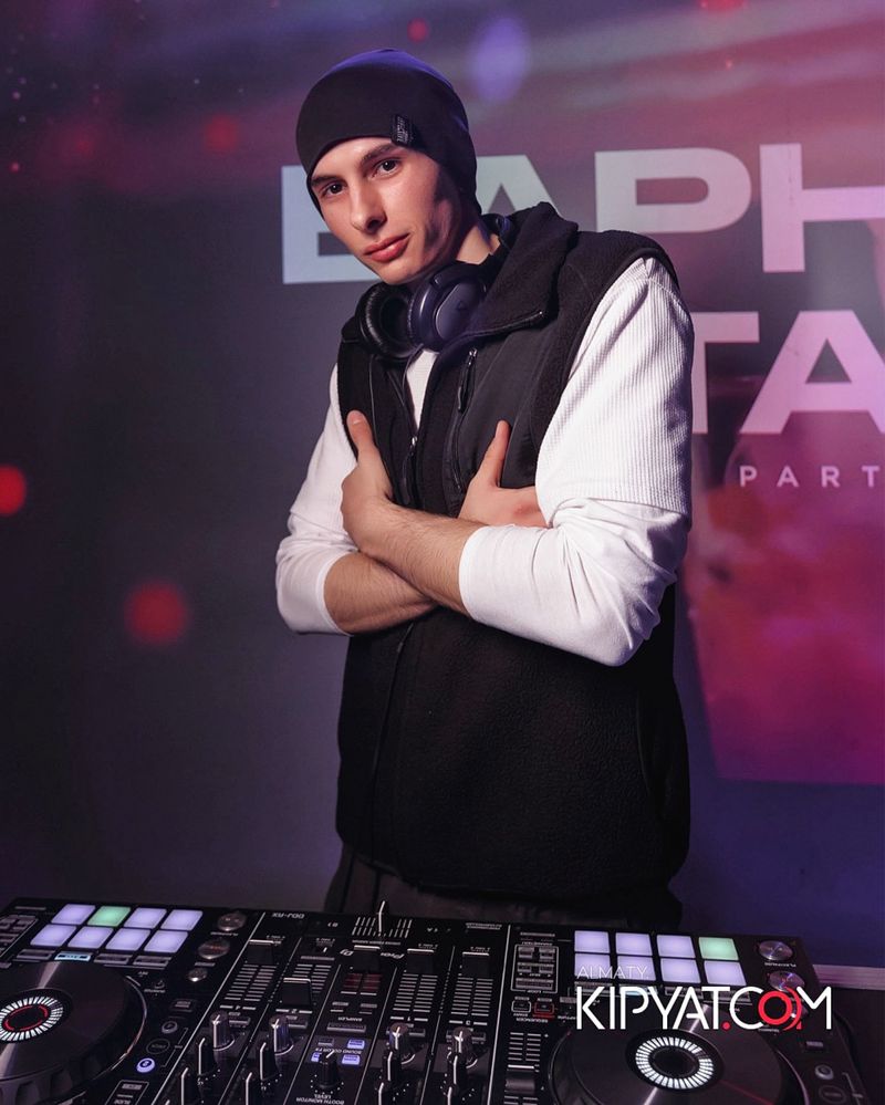 Dj-Диджей с Аппаратурой, Светомузыкой на выезд; аренда звука, света