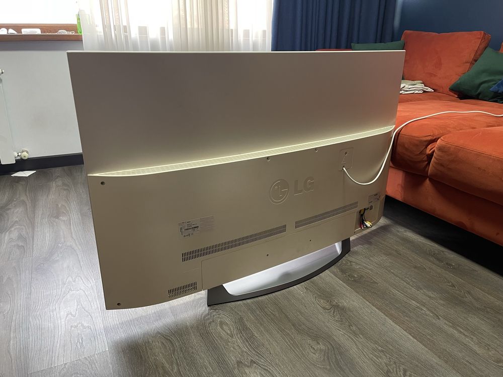 Продается телевизор LG 55eg910v