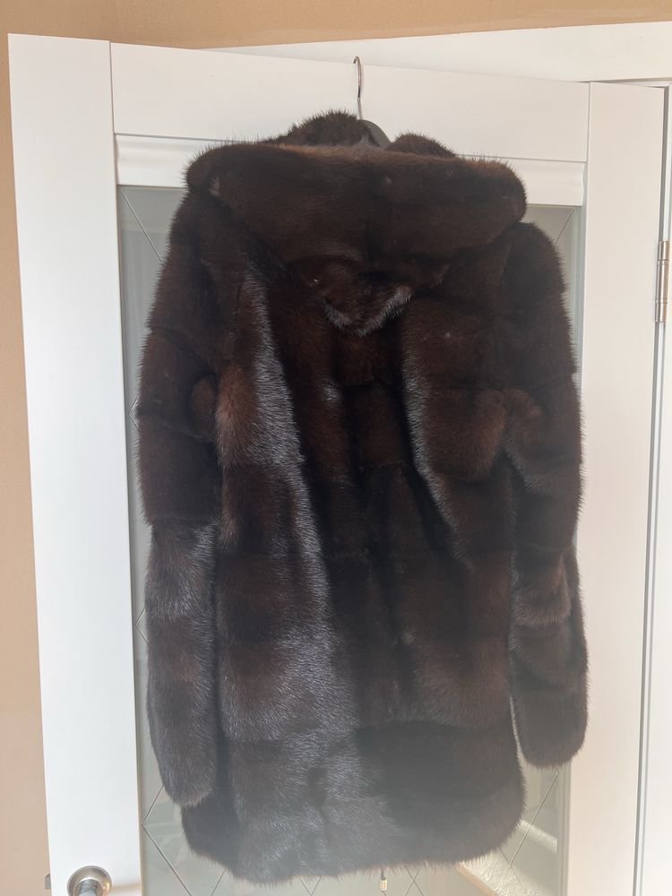 Продам норковую шубу