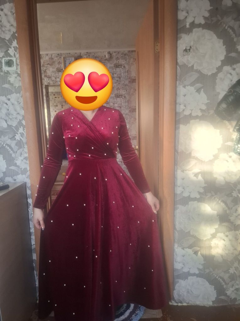 Нарядное длинное платье