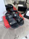 Продам сандали Guess