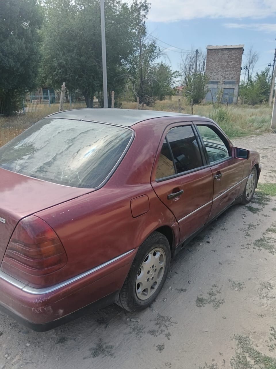 Машина жүрып түр аздап ремот қажет етеді, малға аирбас бар, қызқтырса