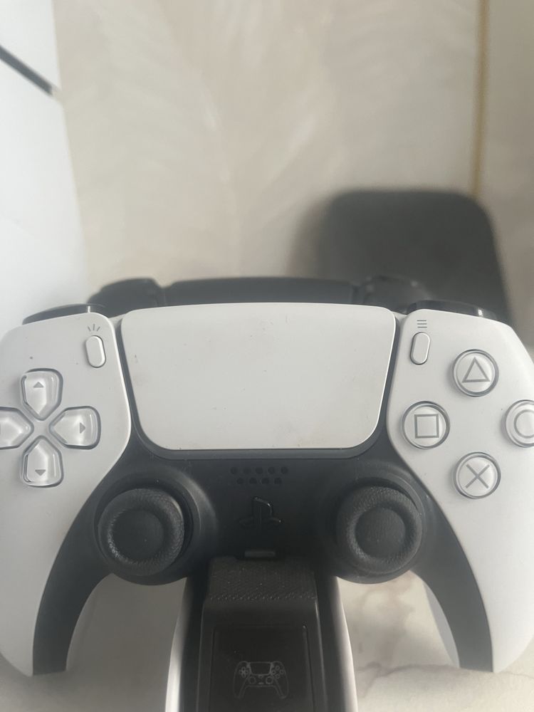 Продам PS5 срочно