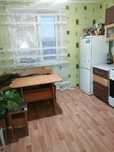 Возьму на поселение девушку. Квартира  двухкомнатная, в 5 мкр..Без хоз