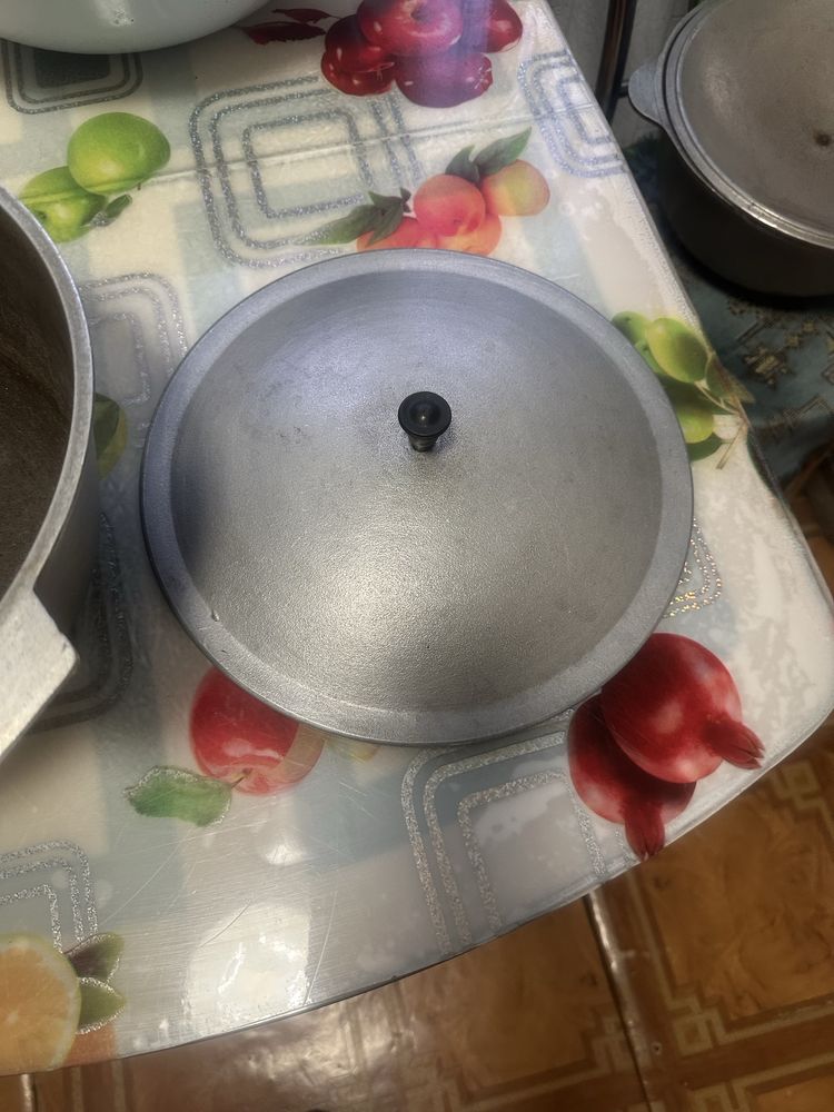 Продам казан с крышкой