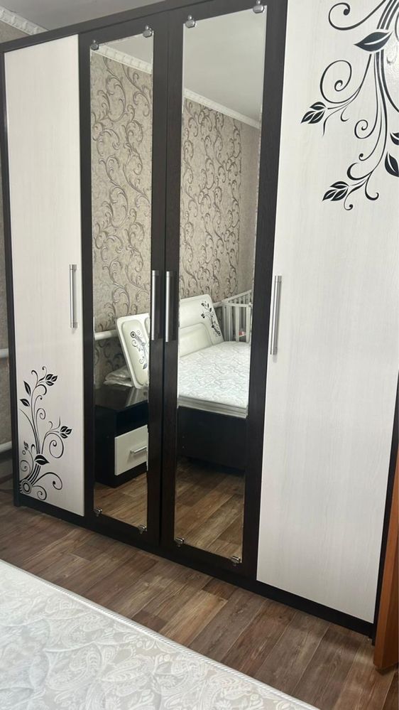 Продам спальный гарнитур