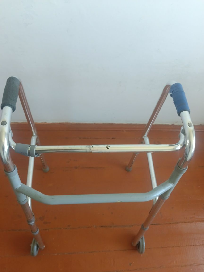 Продам ходунки ..