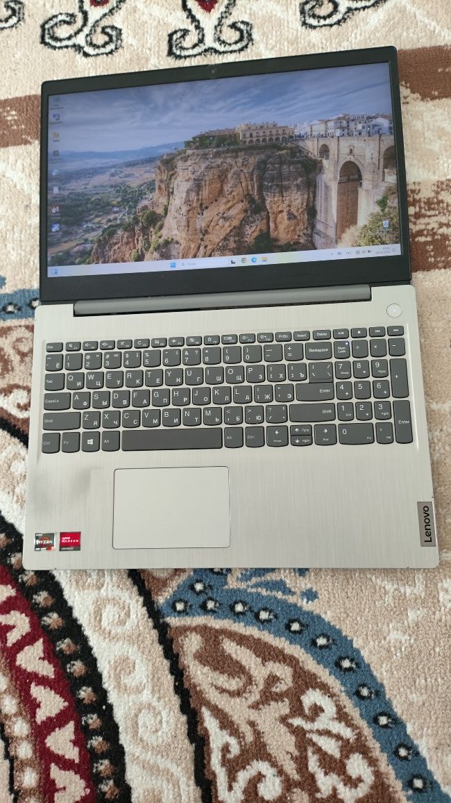Lenovo Ryzen 3 4300u подойдёт также и для игр