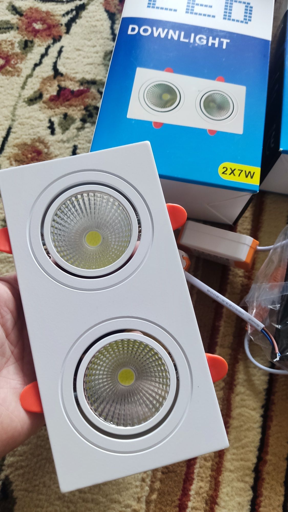 Споты Софиты свет 7w 
Одинарный чёрный 7w 6000К 12