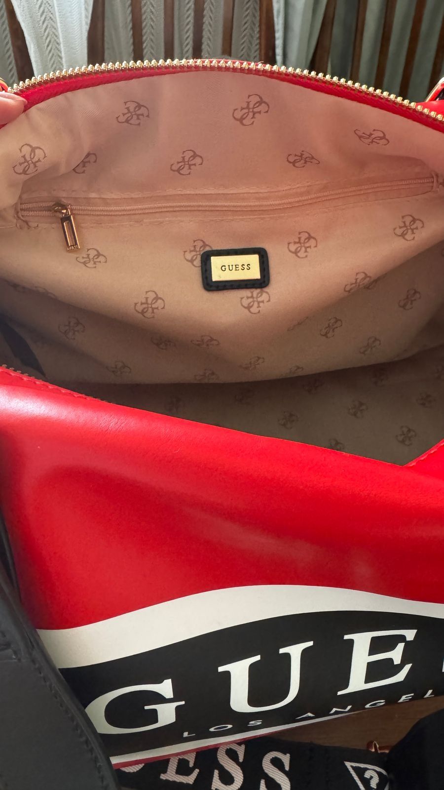 Сумка Guess красная